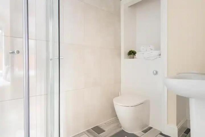 Nice 2 Bedroom House In Стоумаркет Экстерьер фото